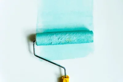 Peinture intérieure à Crouzilles — murs, plafonds et boiseries